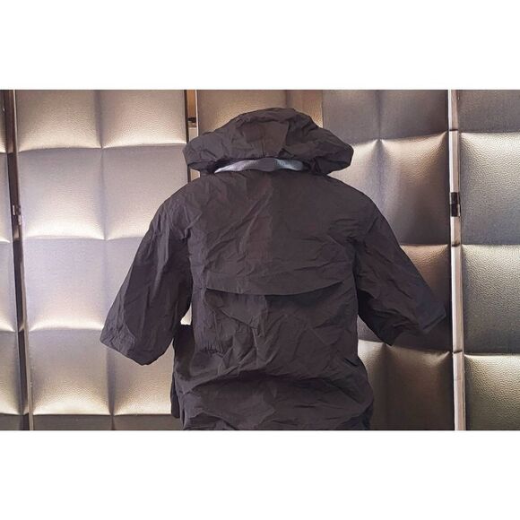 Lululemon windbreaker  - Picture 6 of 6